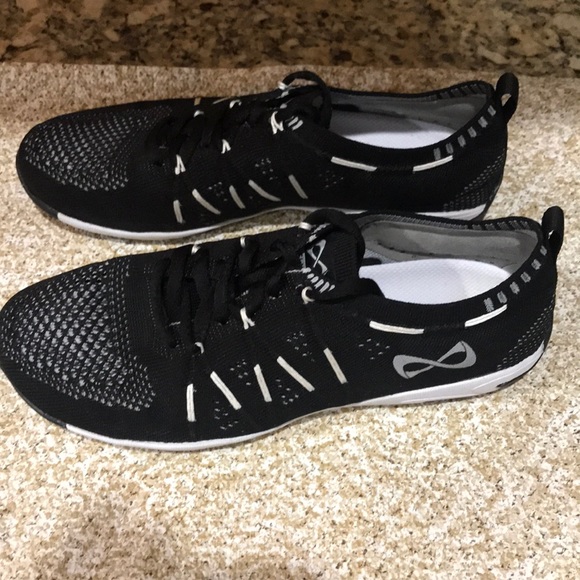nfinity night flyte cheer shoes